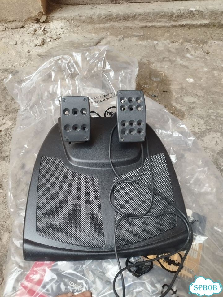Logitech momo racing фото 1