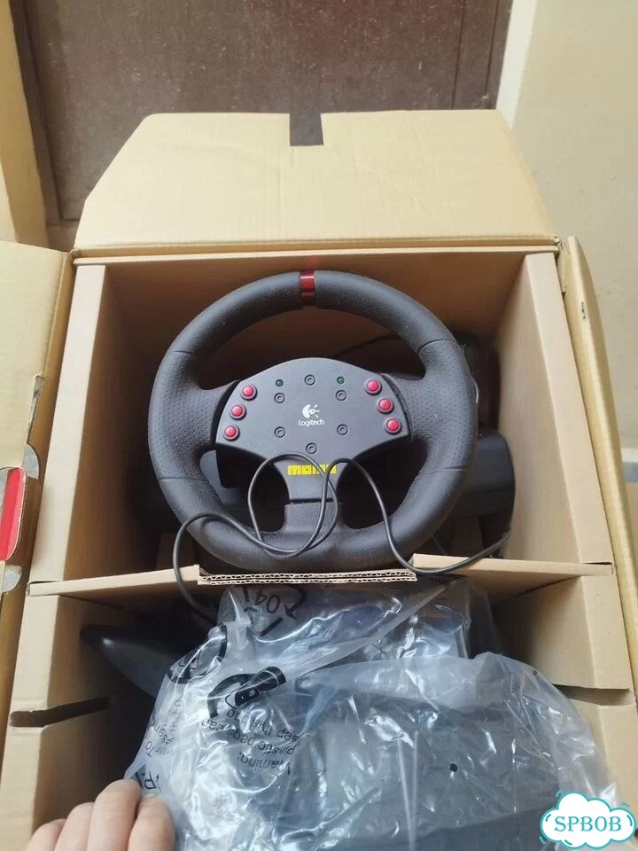 Logitech momo racing фото 3