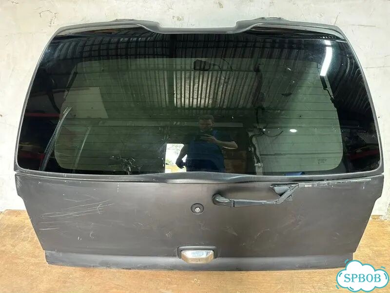 Дверь багажника Chevrolet Tahoe фото 1
