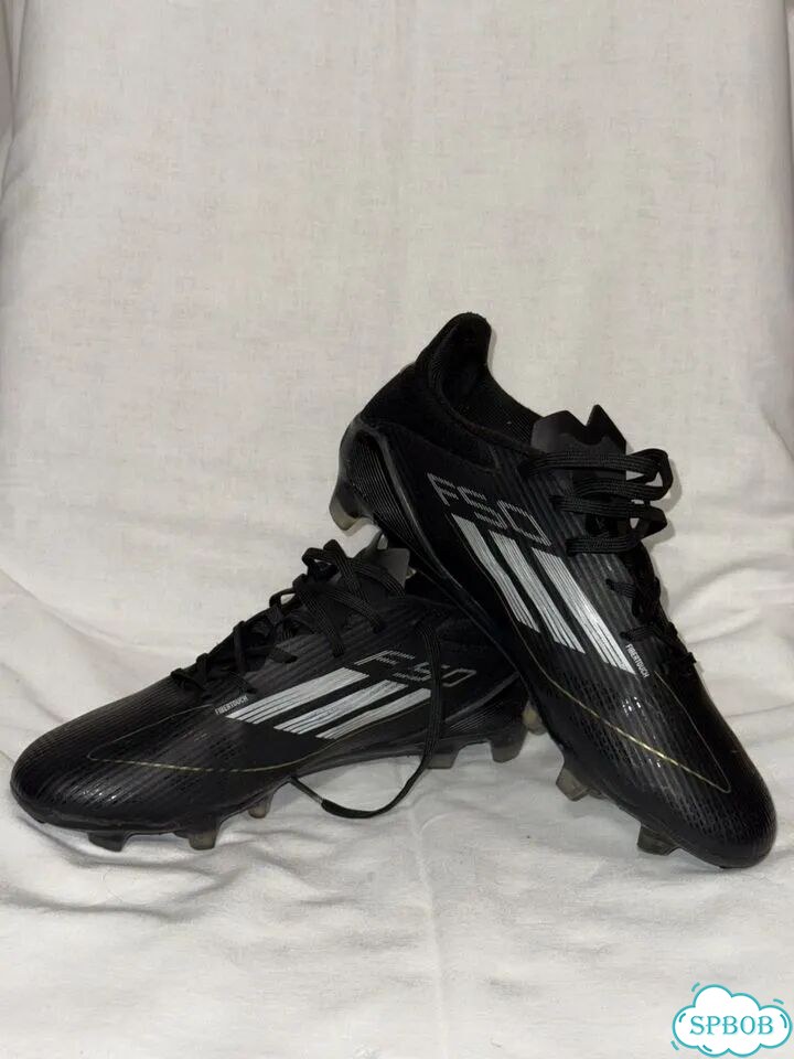 Футбольные бутсы adidas F50 FG черные фото 1
