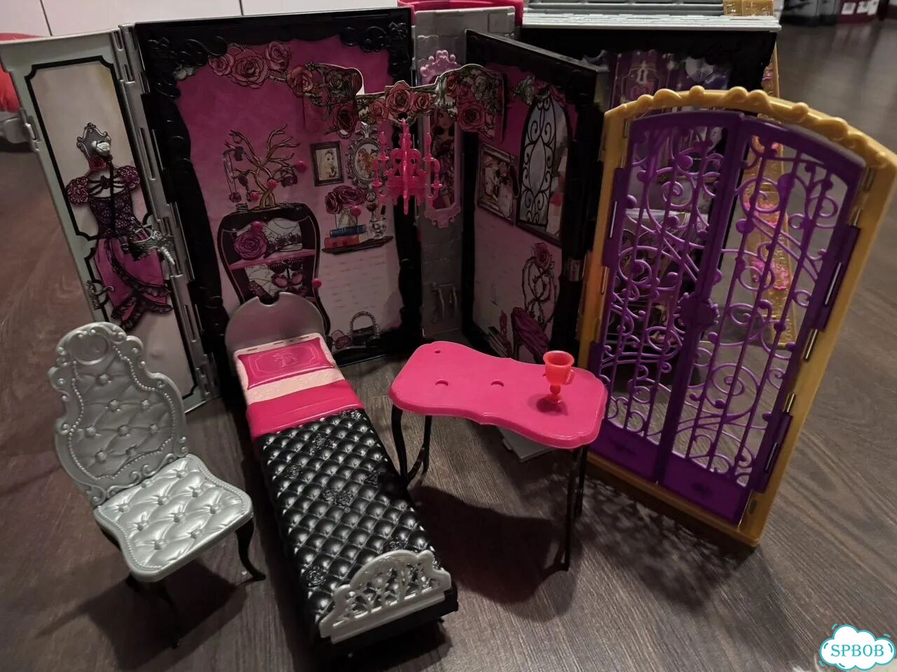 Ever After High Кукла с домиком-книгой фото 1