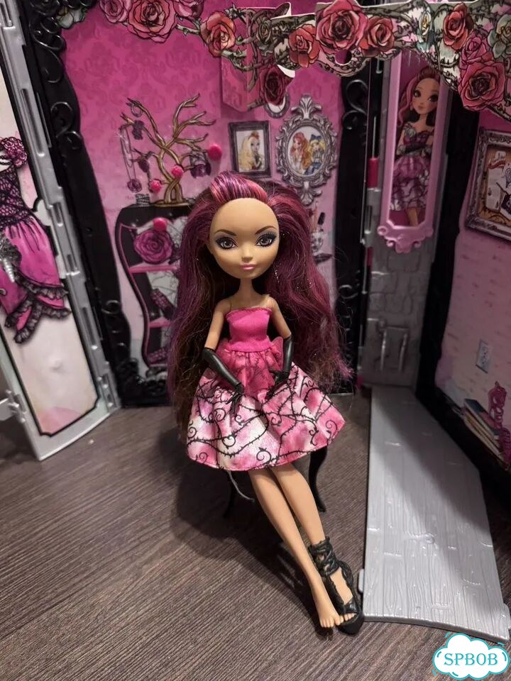 Ever After High Кукла с домиком-книгой фото 3