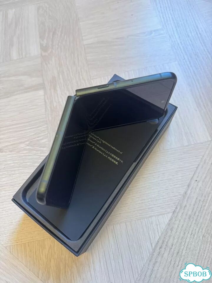 Motorola Razr 60 Ultra, 16/512 ГБ, SIM + eSIM фото 1