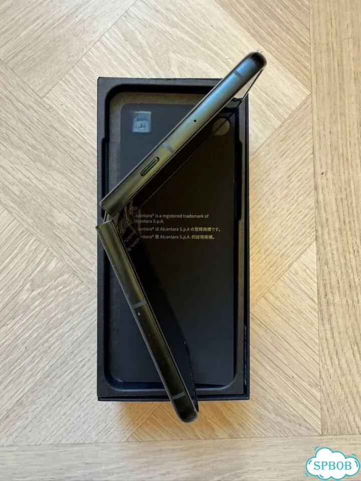 Motorola Razr 60 Ultra, 16/512 ГБ, SIM + eSIM фото 2