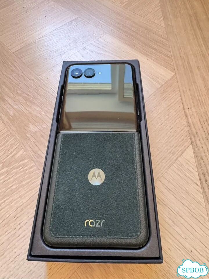 Motorola Razr 60 Ultra, 16/512 ГБ, SIM + eSIM фото 3