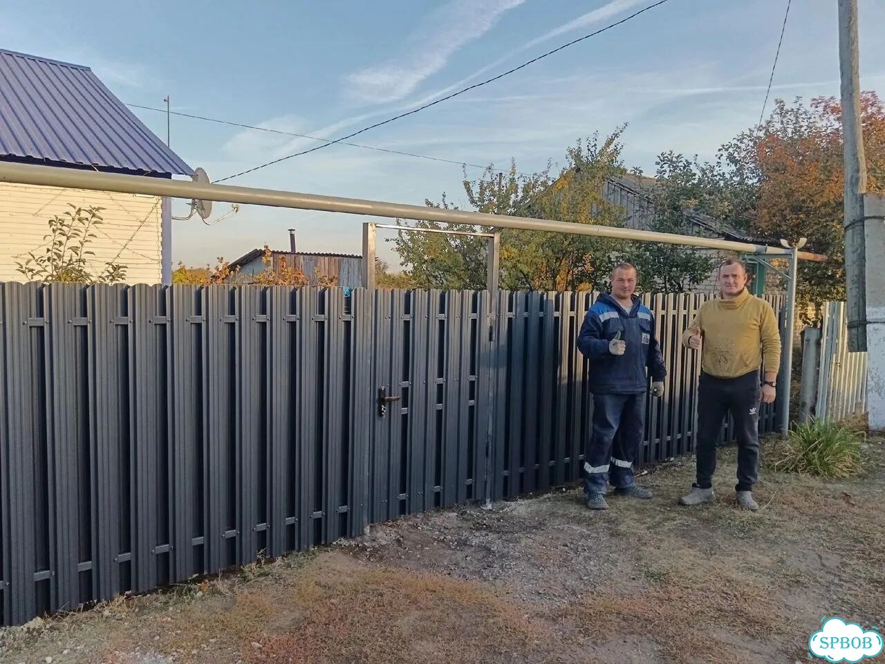 Забор из Евроштакетника на винтовых сваях под ключ фото 4