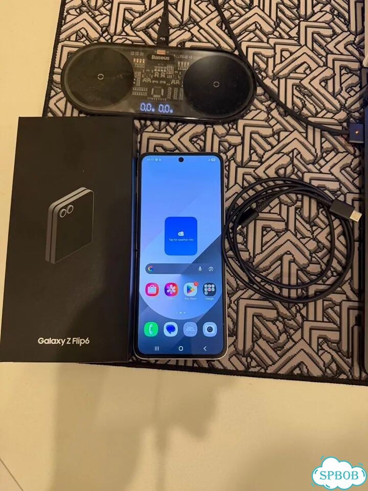 Samsung Galaxy Z Flip 6, 12/256 ГБ фото 1