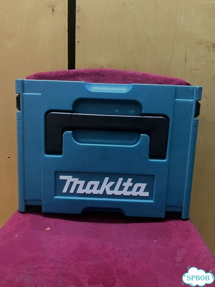 Бесщеточный гайковерт Makita 1200 в кейсе фото 10