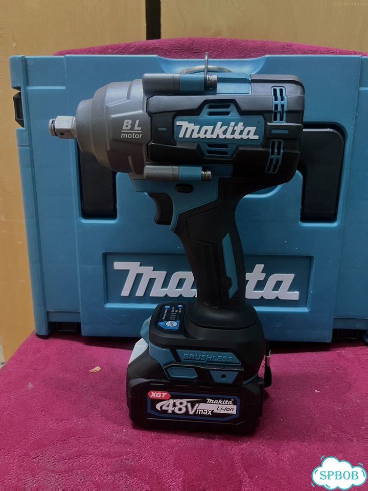 Бесщеточный гайковерт Makita 1200 в кейсе фото 3