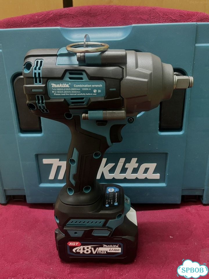 Бесщеточный гайковерт Makita 1200 в кейсе фото 5