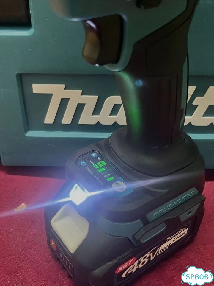 Бесщеточный гайковерт Makita 1200 в кейсе фото 7