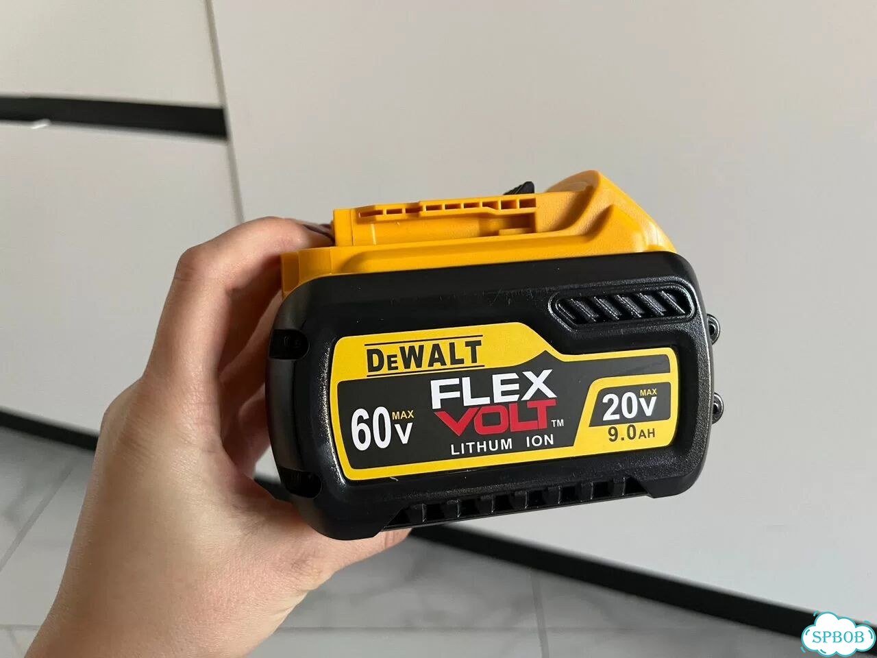 Аккумулятор DeWalt Flexvolt 60v/20v, 9ah новый фото 1