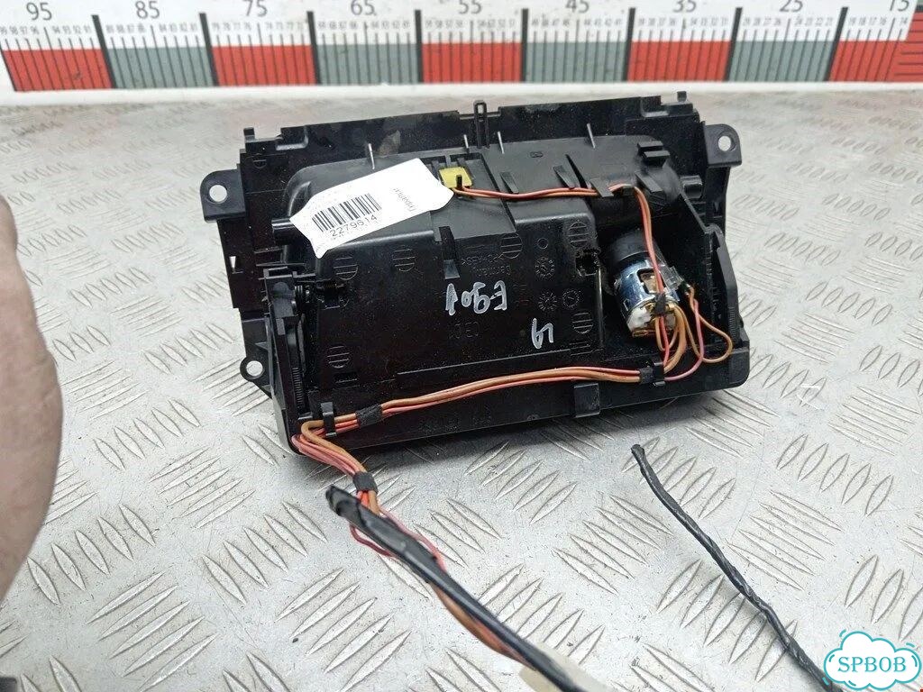 Пепельница передняя BMW 3-Series (E90/E91/E92/E93) фото 3