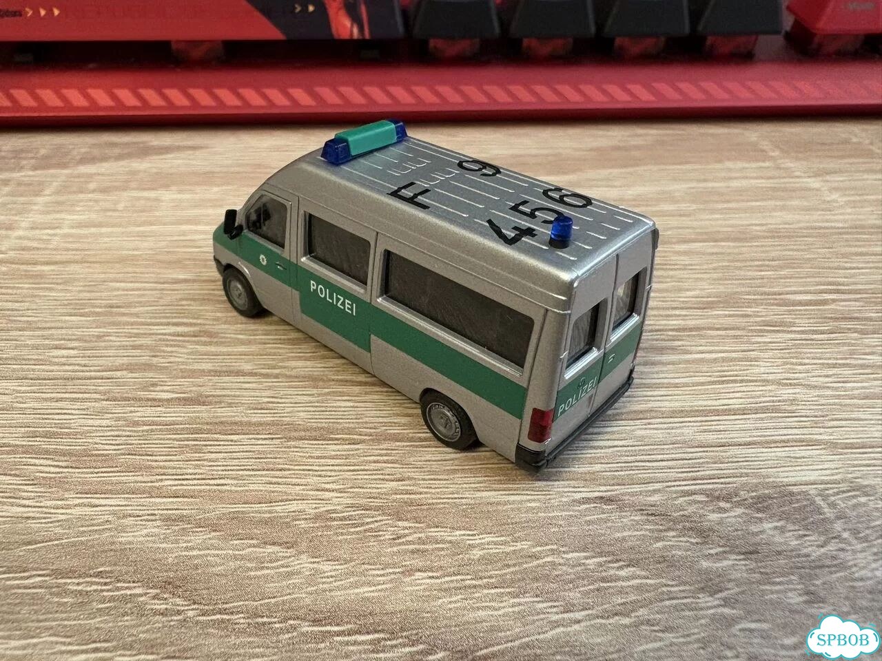 Модель авто Herpa 1:87 полиция фото 3