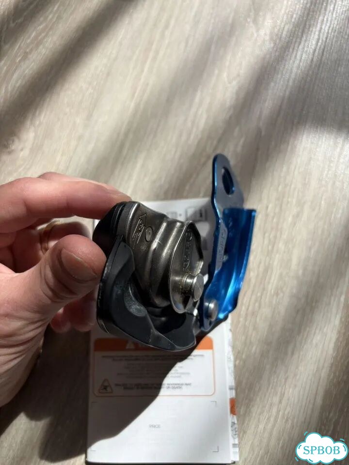 Страховочное устройство petzl grigri 2 фото 4