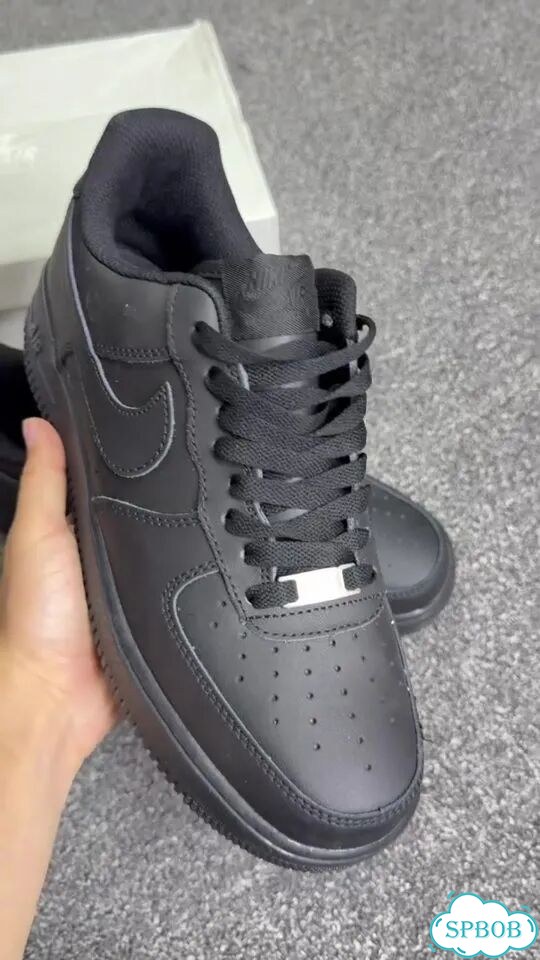 Кроссовки Nike Air Force 1 фото 1