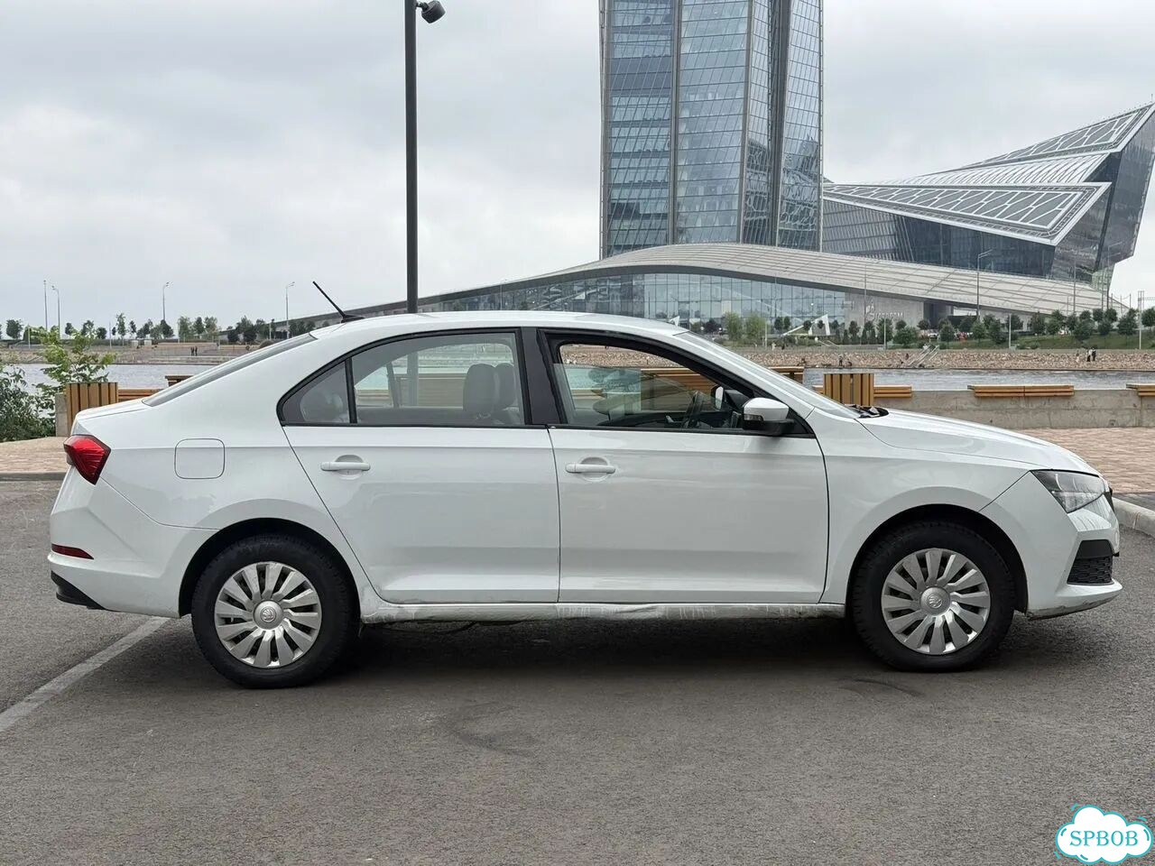Skoda Rapid 1.6 AT, 2021, 350 000 км фото 3
