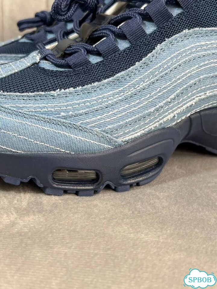 Кроссовки Nike x Levi's Air Max 95 'Obsidian' фото 9