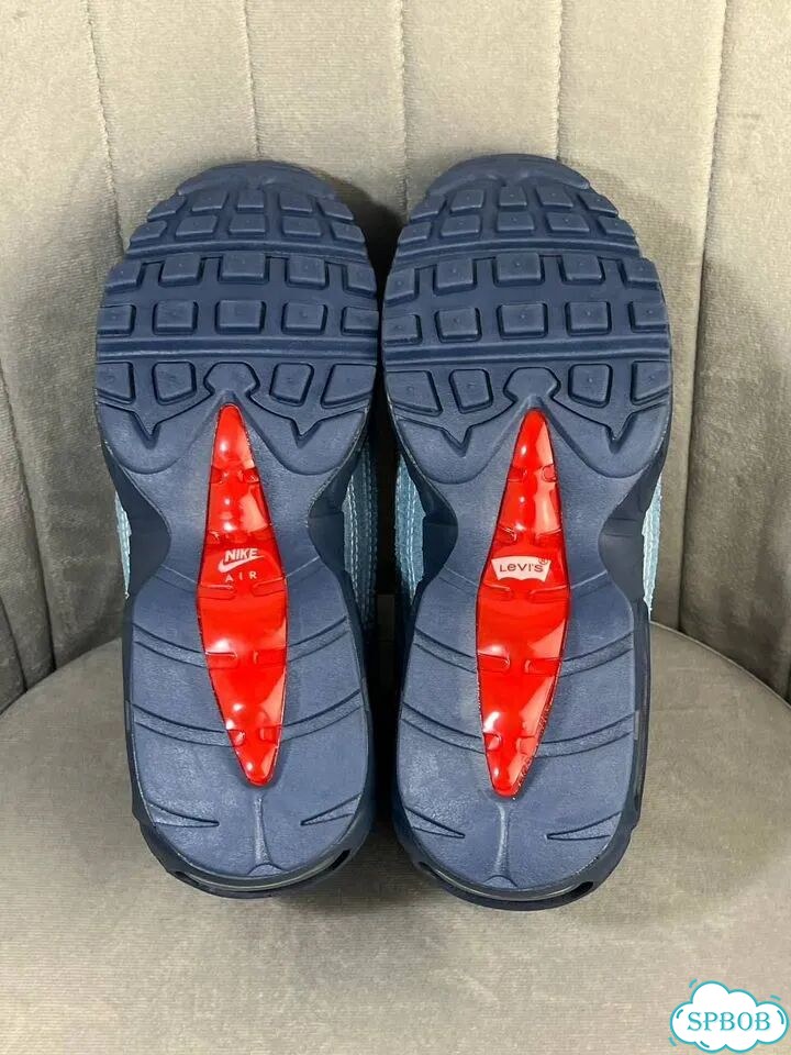 Nike x Levi's Air Max 95 'Obsidian' фото 8