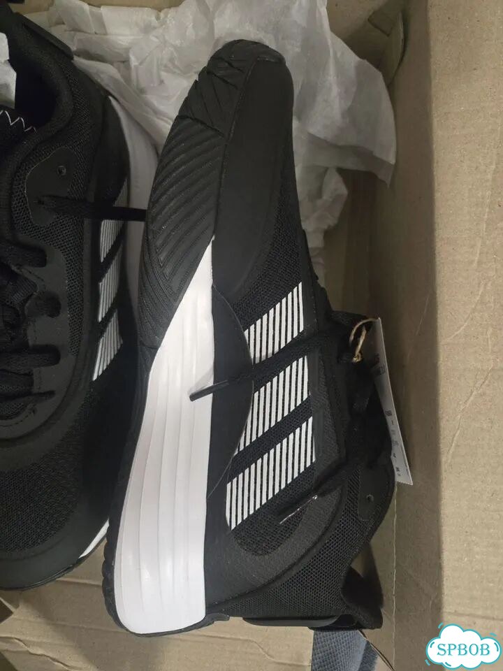 Кроссовки Adidas 40.5 новые фото 2
