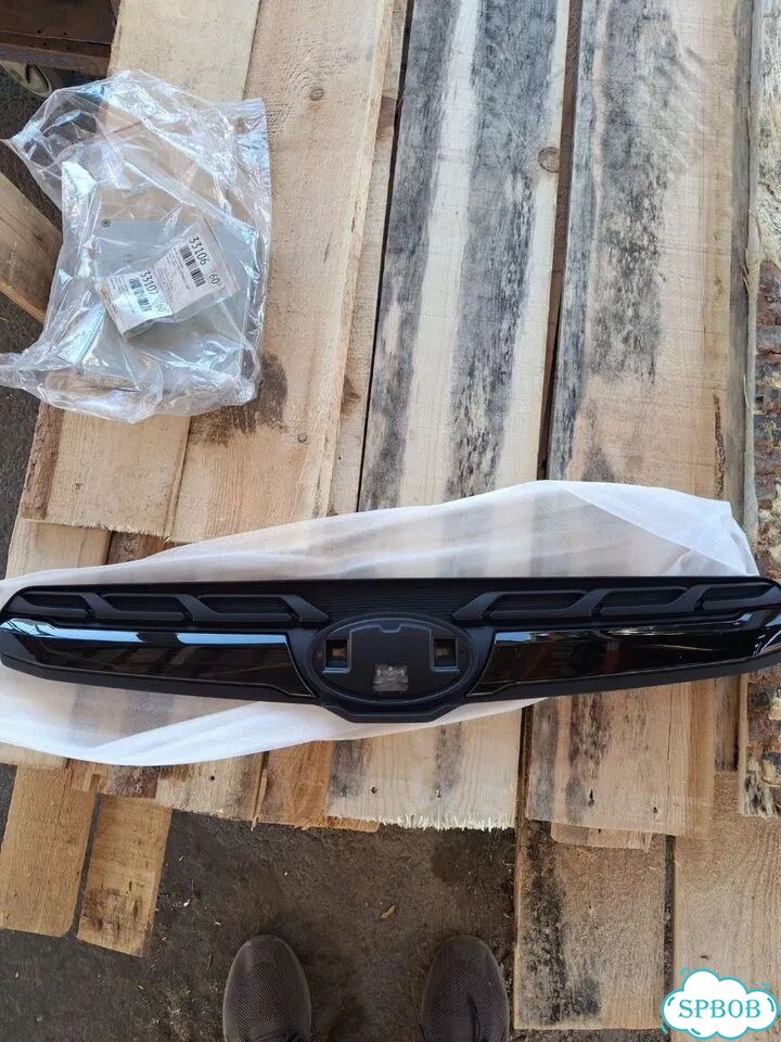 Subaru Forester IV 13-18 Решетка радиатора фото 3