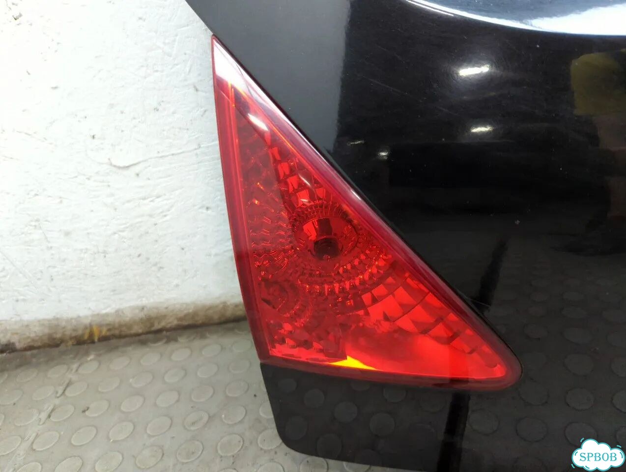 Крышка багажника Peugeot 3008 фото 4