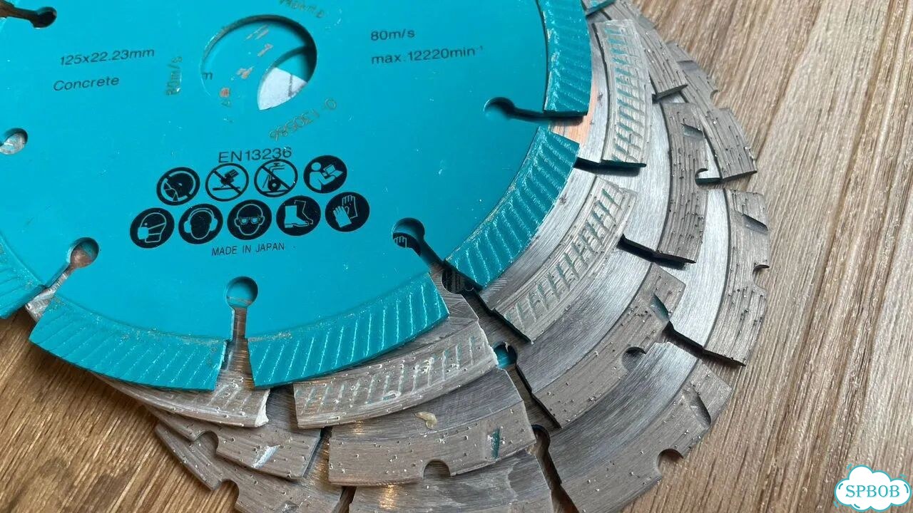 Makita SG1251 +4 диска. Состояние близкое к новому фото 4
