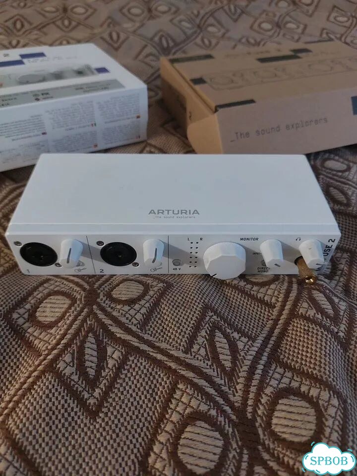 Внешняя звуковая карта Arturia Minifuse 2 фото 2