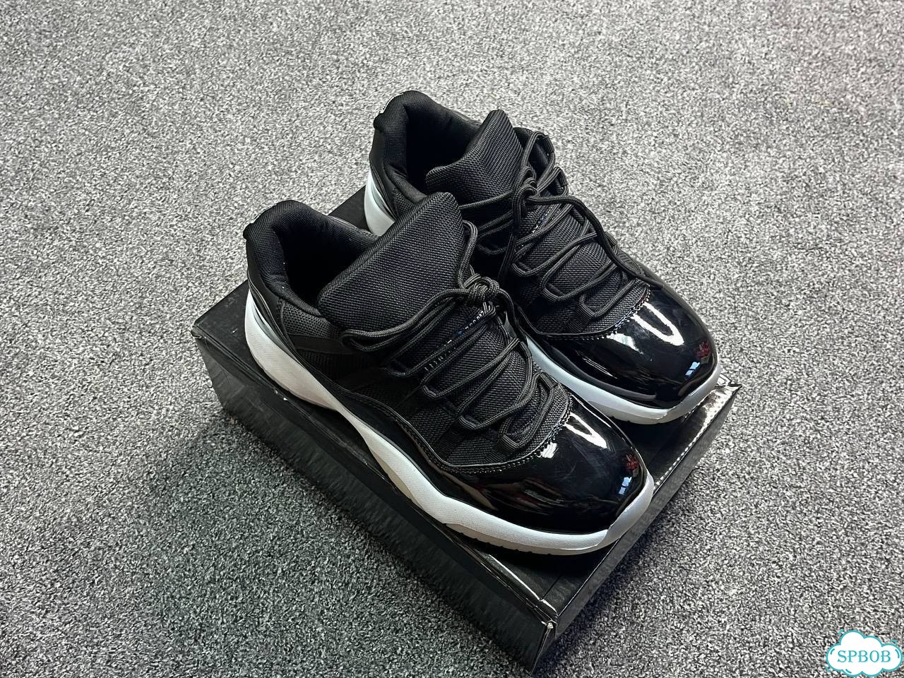 Кроссовки Nike Air Jordan 11 фото 10
