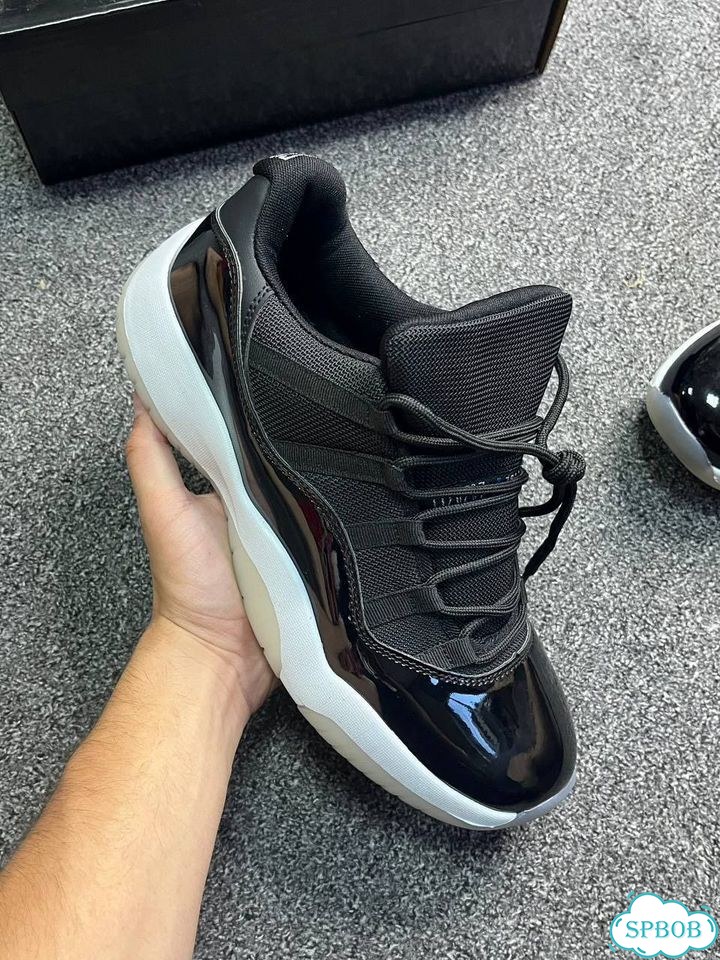 Кроссовки Nike Air Jordan 11 фото 2
