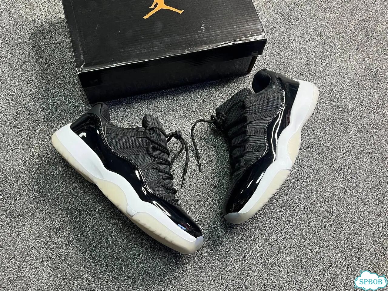 Кроссовки Nike Air Jordan 11 фото 4