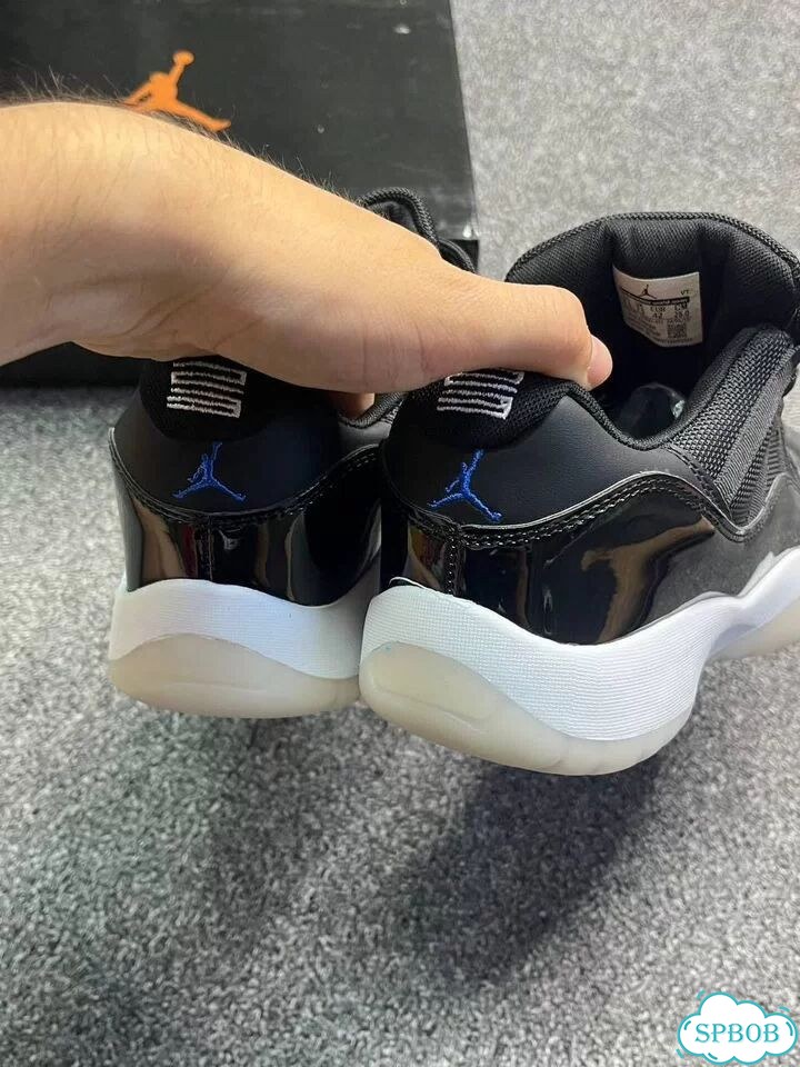 Кроссовки Nike Air Jordan 11 фото 6
