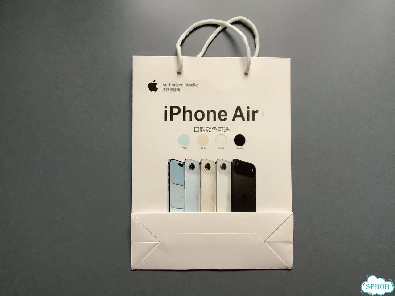 Фирменный пакет Apple для телефона фото 2