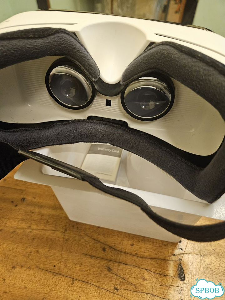 Очки игровые Samsung Gear VR фото 2