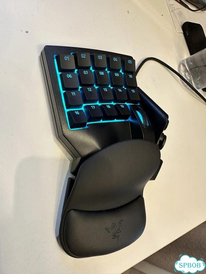 Razer Игровой кейпад Tartarus v2 фото 3