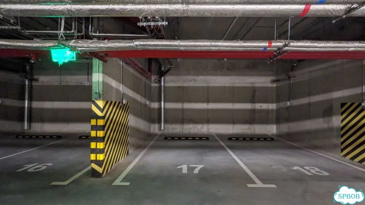 Машиноместо, 13 м² фото 1