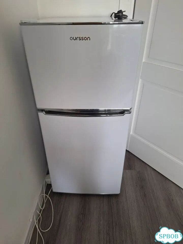 Холодильник Oursson RF1060 фото 1