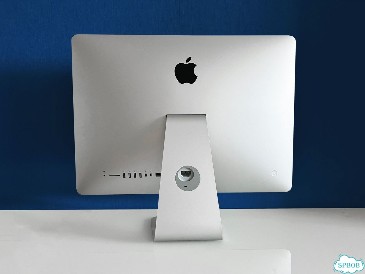 Apple iMac 21.5, 2015 (Core i5, 8Gb, 1TB) фото 6