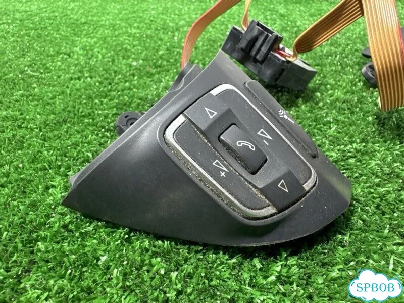 Кнопки на руль Volkswagen Tiguan 5N 2.0 CAW 2011 фото 3