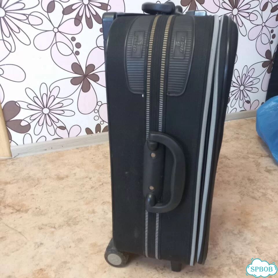 Чемодан на колесах бу фото 4