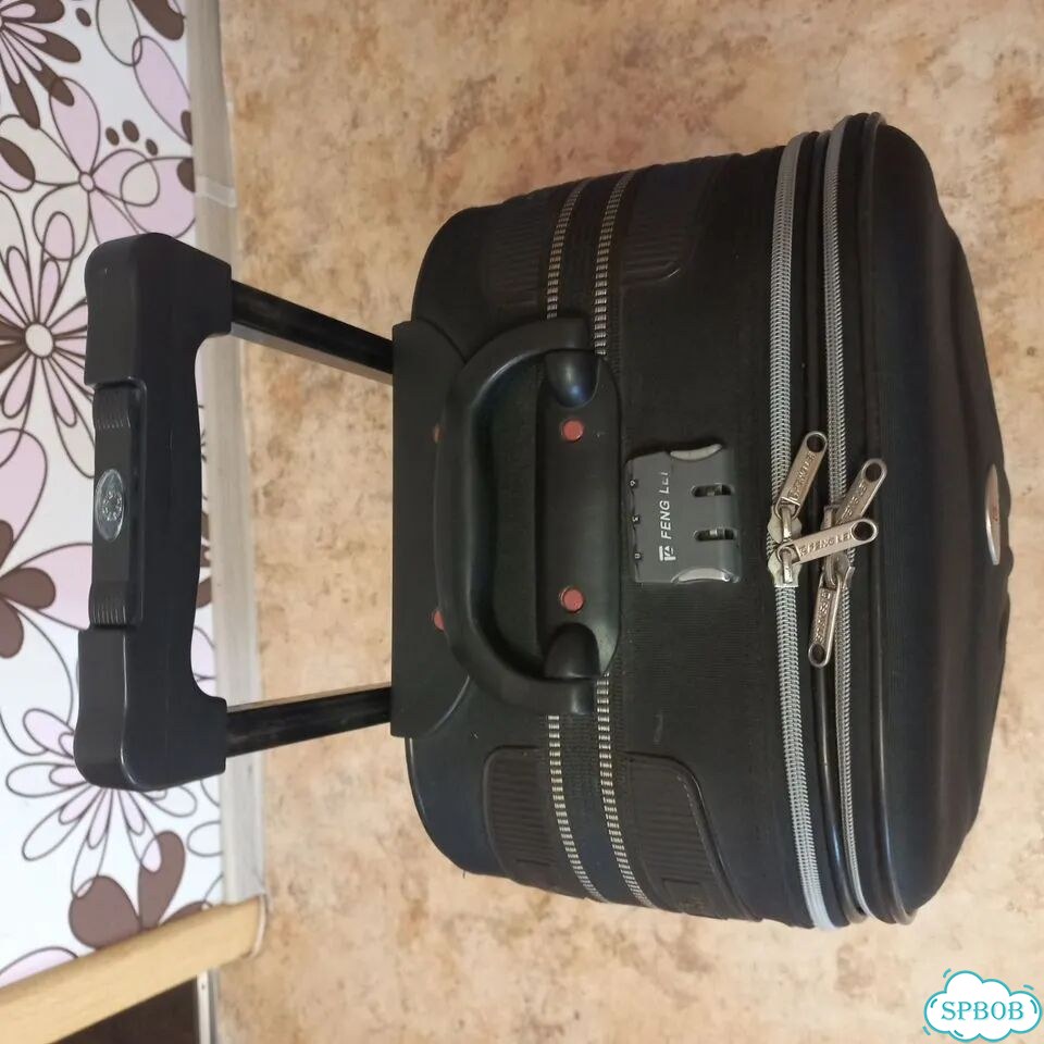 Чемодан на колесах бу фото 5