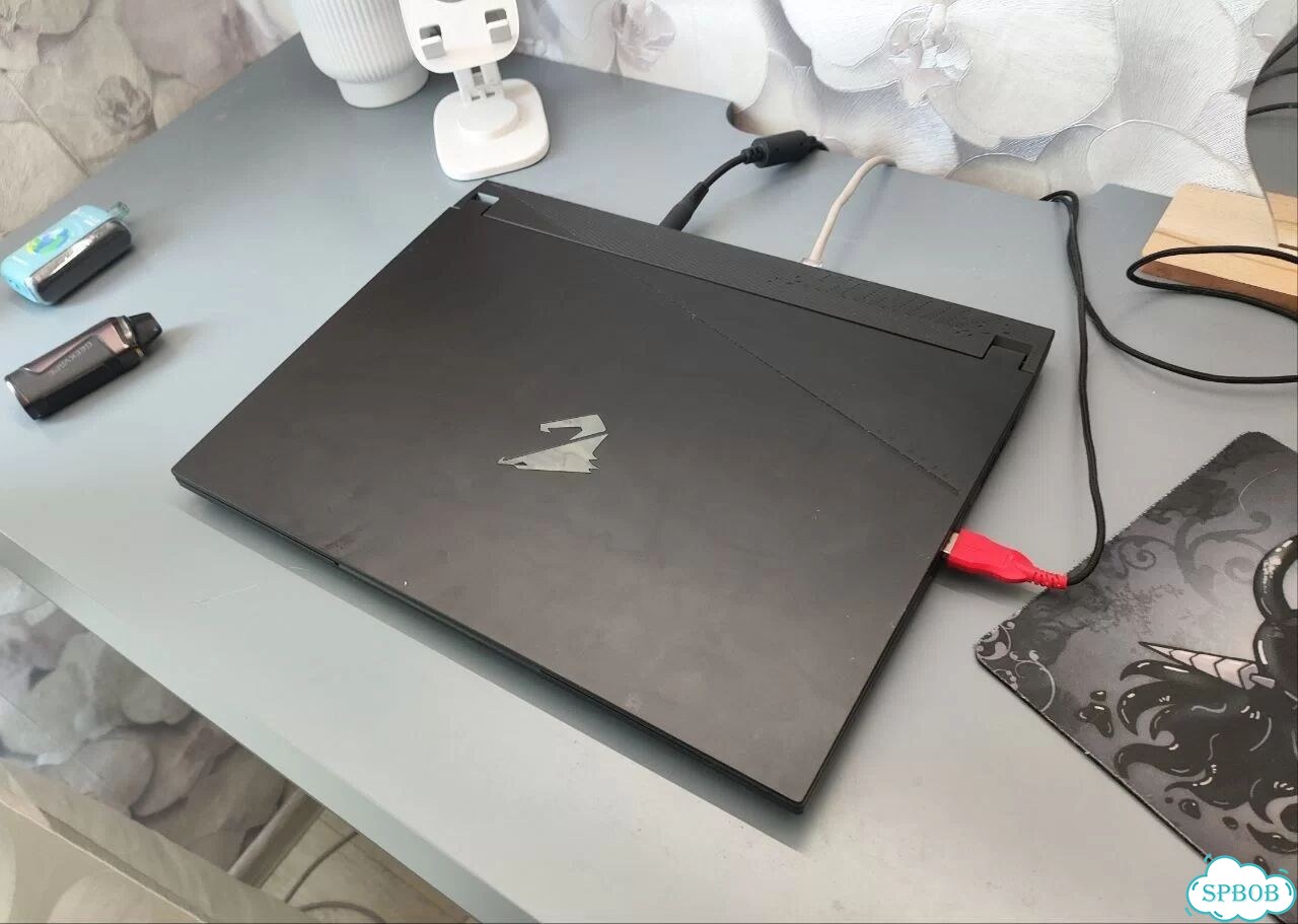 Ноутбук gigabyte aorus 15 9kf фото 3