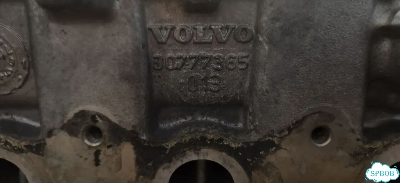Головка блока цилиндров ГБЦ Volvo D4/D5 фото 2