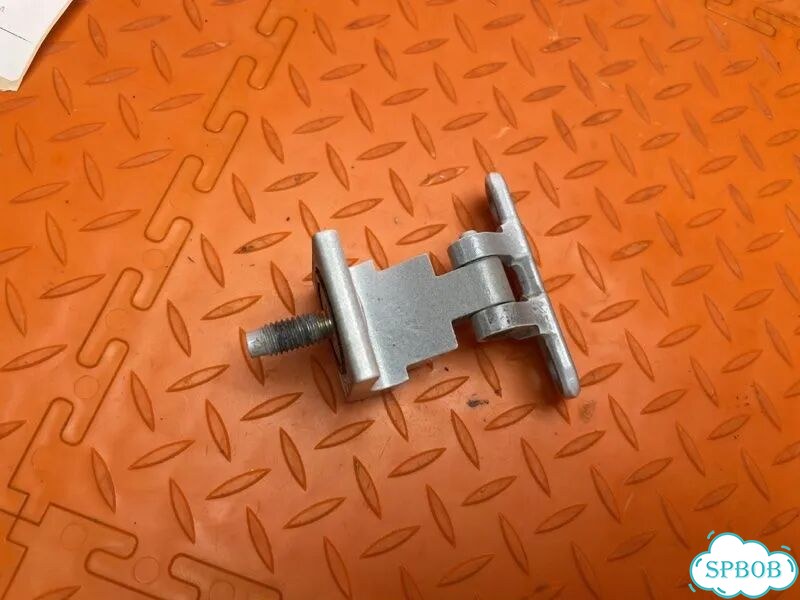 Петля двери багажника Volkswagen Tiguan MK 2 czda фото 6