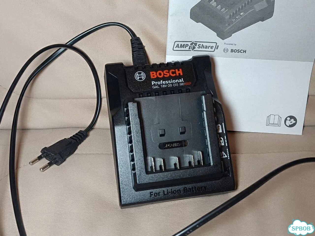 Зарядное устройство Bosch GAL 18V-20(II) фото 1