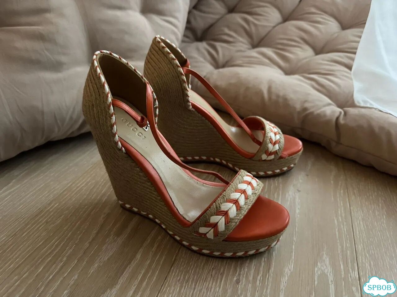 Босоножки Gucci на танкетке фото 1
