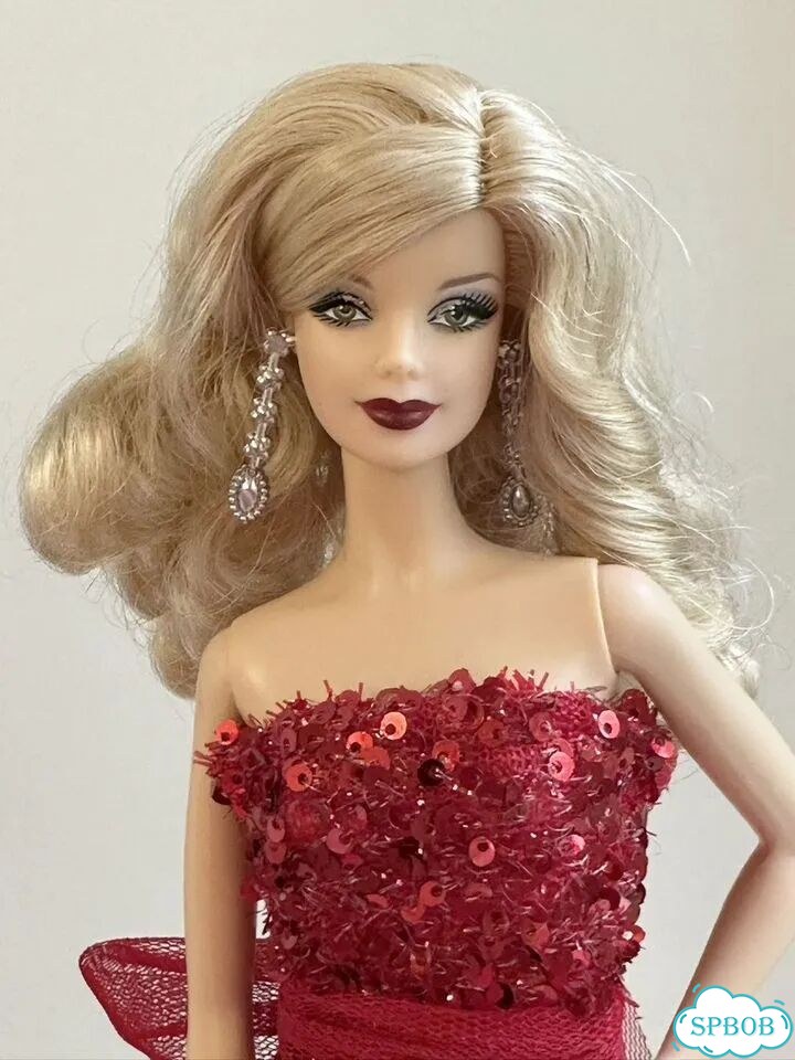 Кукла Barbie Holiday 2011 Маки фото 1