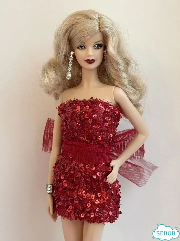 Кукла Barbie Holiday 2011 Маки фото 2