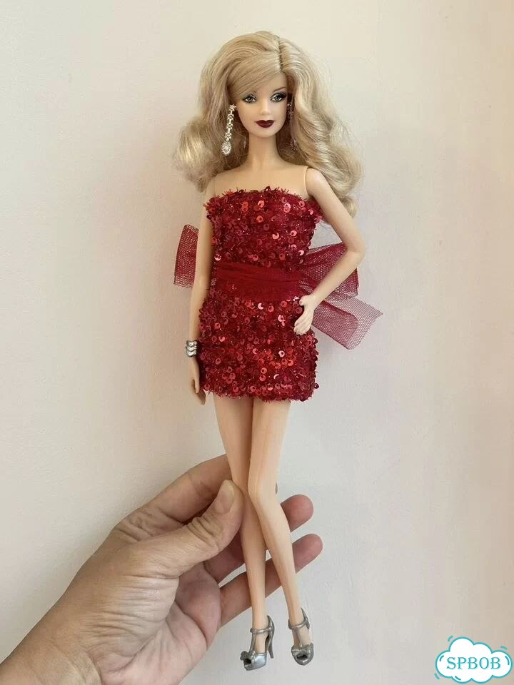 Кукла Barbie Holiday 2011 Маки фото 3