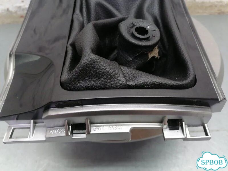Накладка центральной консоли Mazda 6 седан L8 фото 2